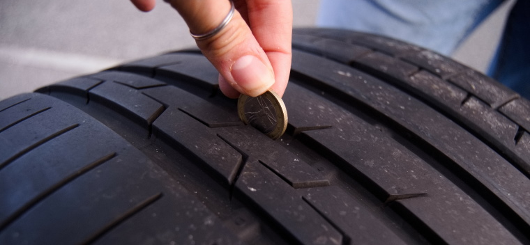 Demonstration of 20p test for tread depth