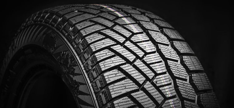 Asymmetrical tyre tread